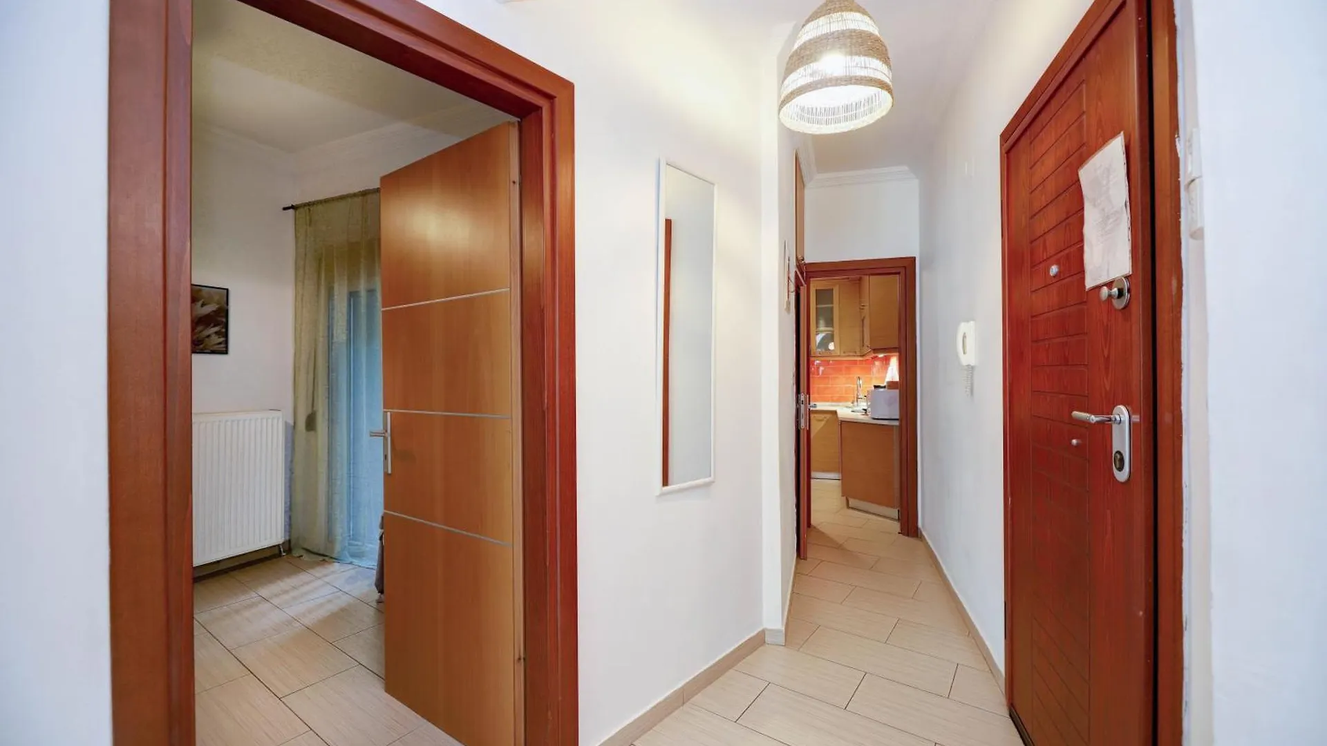 Traveler Home 85M2 Private Parking Next To Center Thessaloníki 0*,  Grækenland
