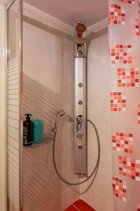 Appartement Traveler Home 85M2 Private Parking Next To Center Thessaloniki Griekenland
